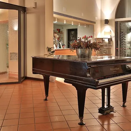 Toscana Hotel 4*